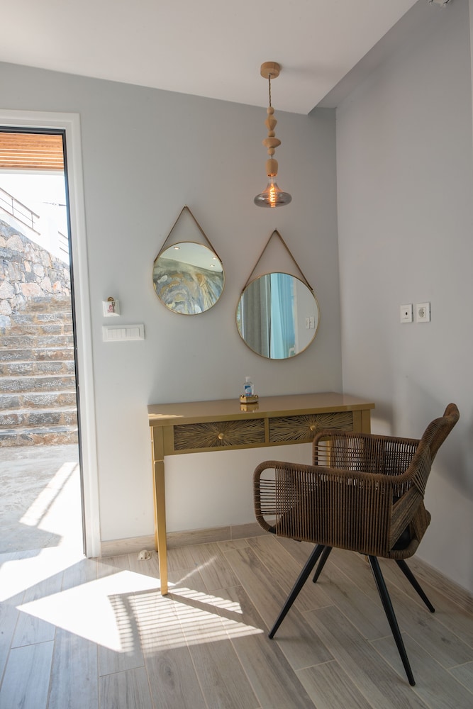 Adrakos Apartments 60/78