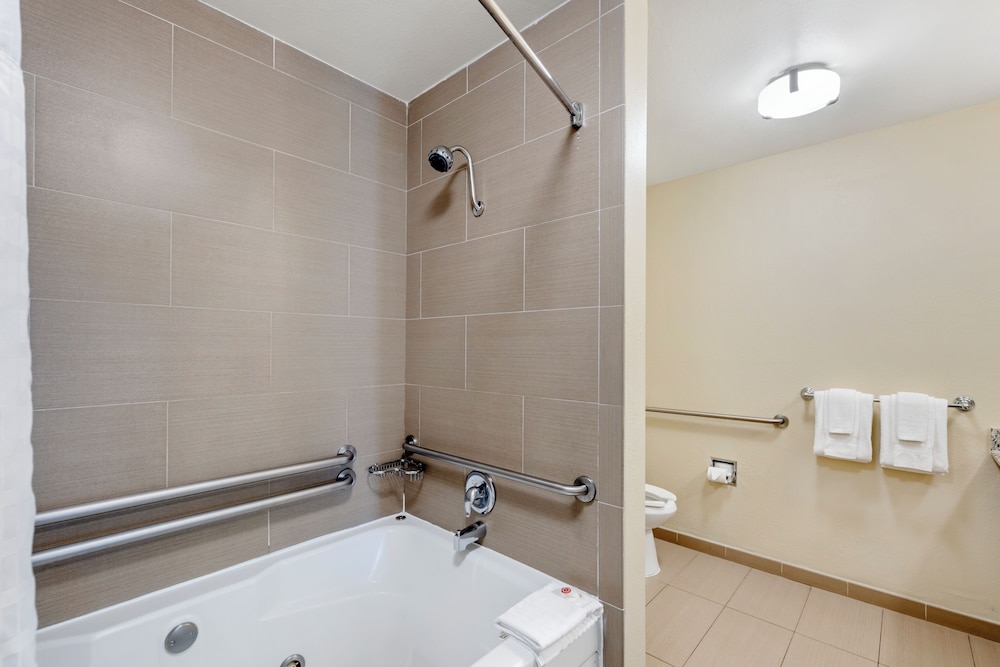 Comfort Inn & Suites Rocklin - Roseville 55/55