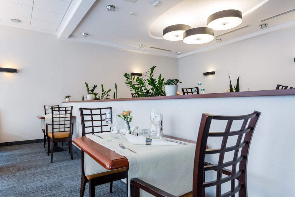 restaurant-cafeteria