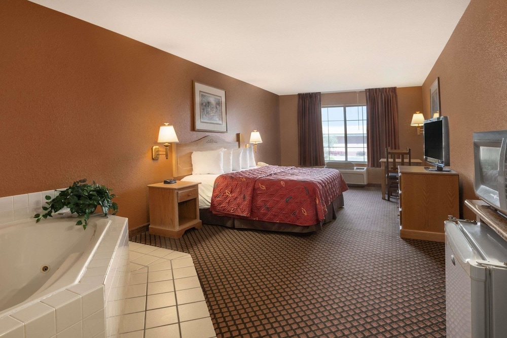 Days Inn & Suites Surprise 10/25