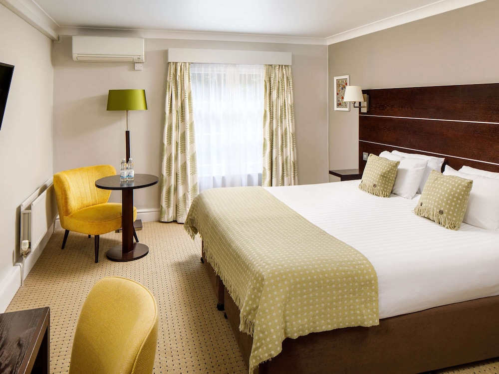 Mercure Gloucester Bowden Hall Hotel 13/70
