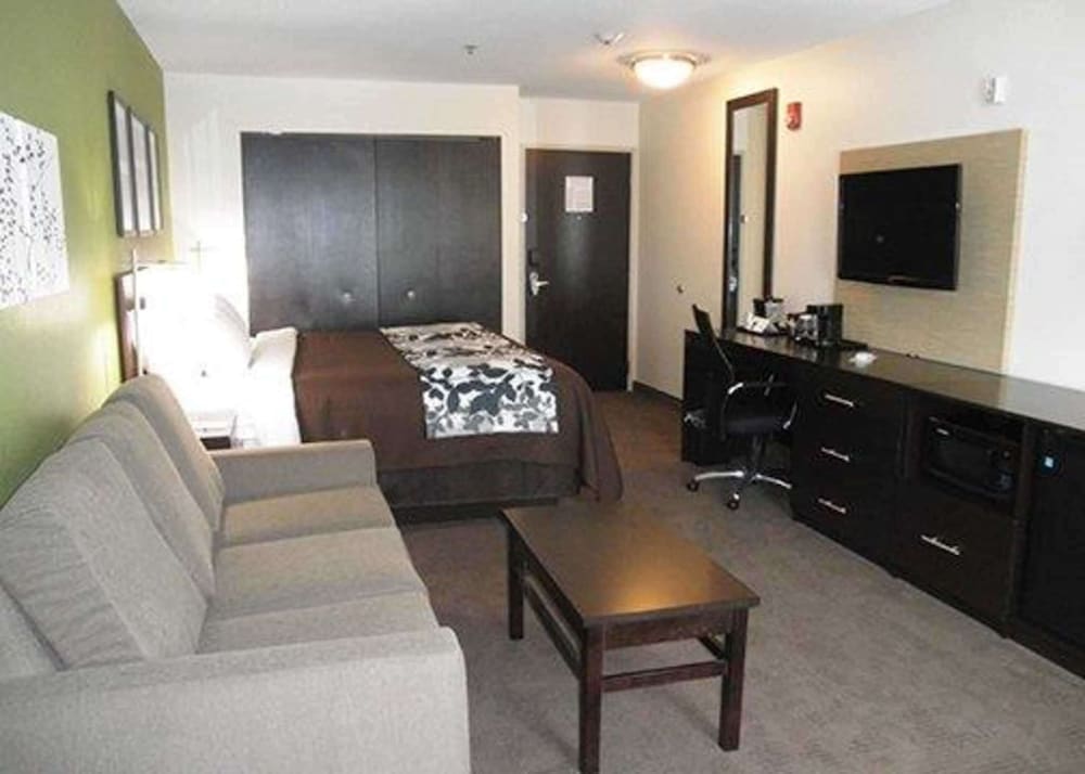 Sleep Inn & Suites Belmont / St. Clairsville 32/45