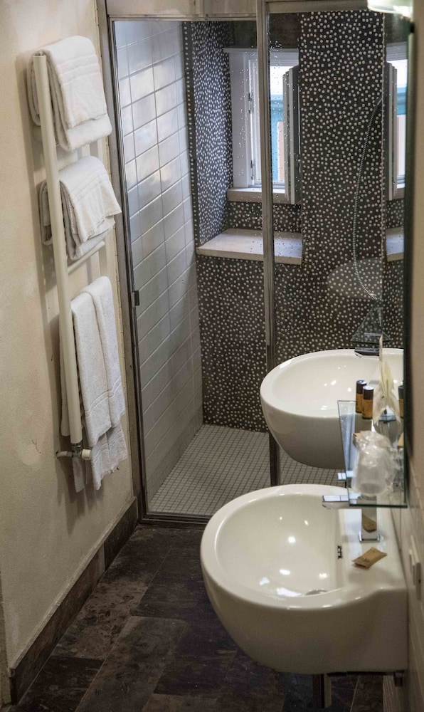 Hotel Dell Orologio 36/37