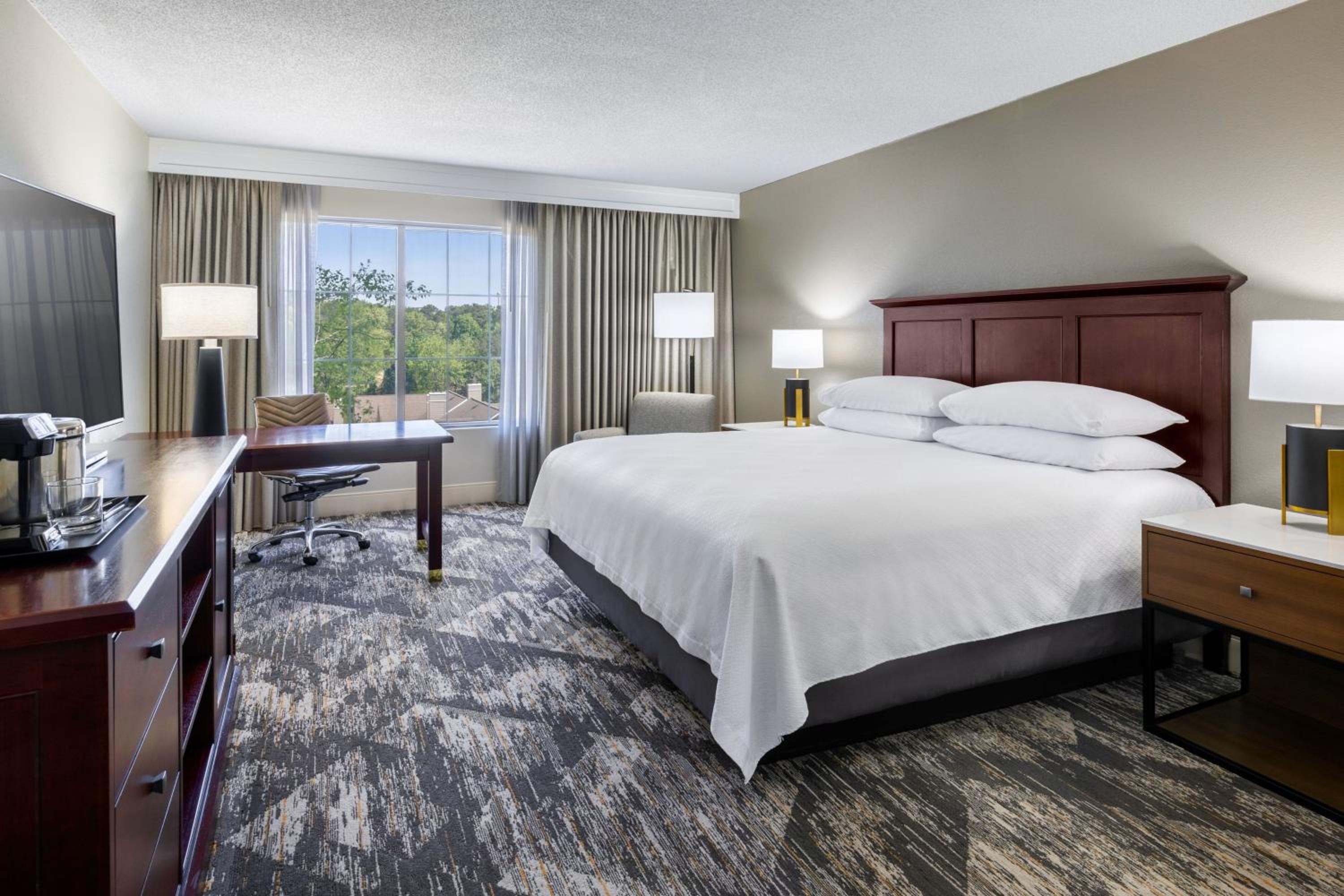 Room at Sheraton Atlanta Perimeter North Hotel, ATLANTA - GA