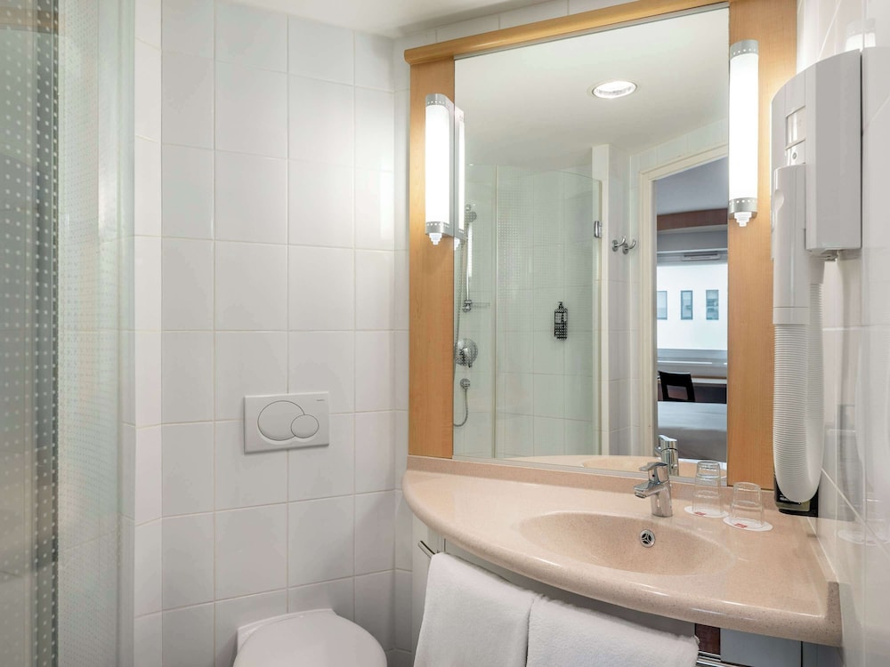 IBIS GYOR 45/48