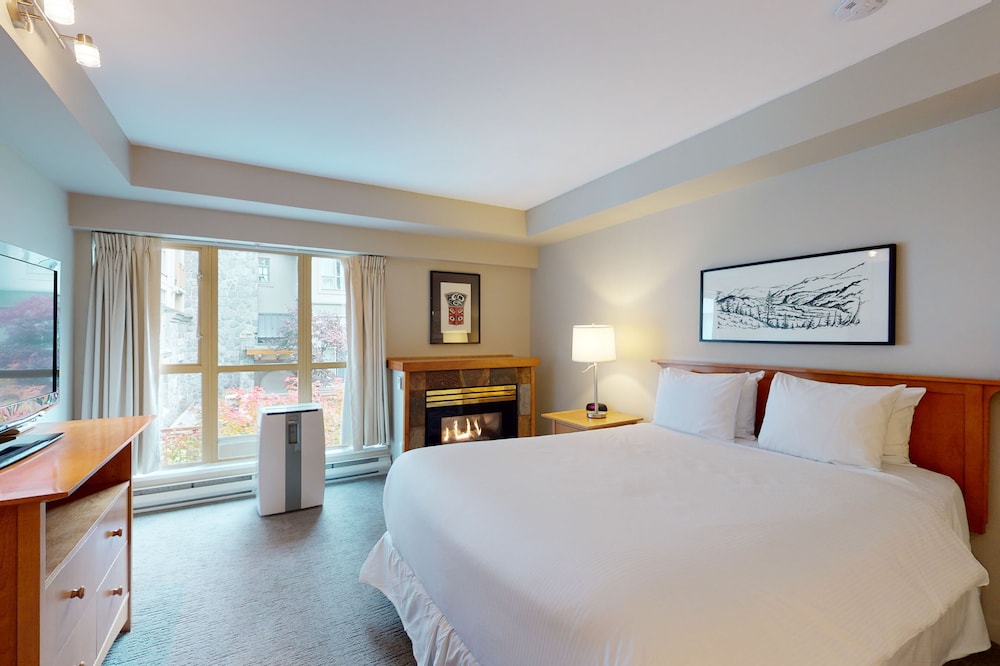 Whistler Peak Lodge 26/53