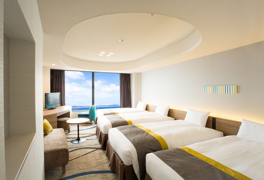 Room, Twin Beds, Lake Floor