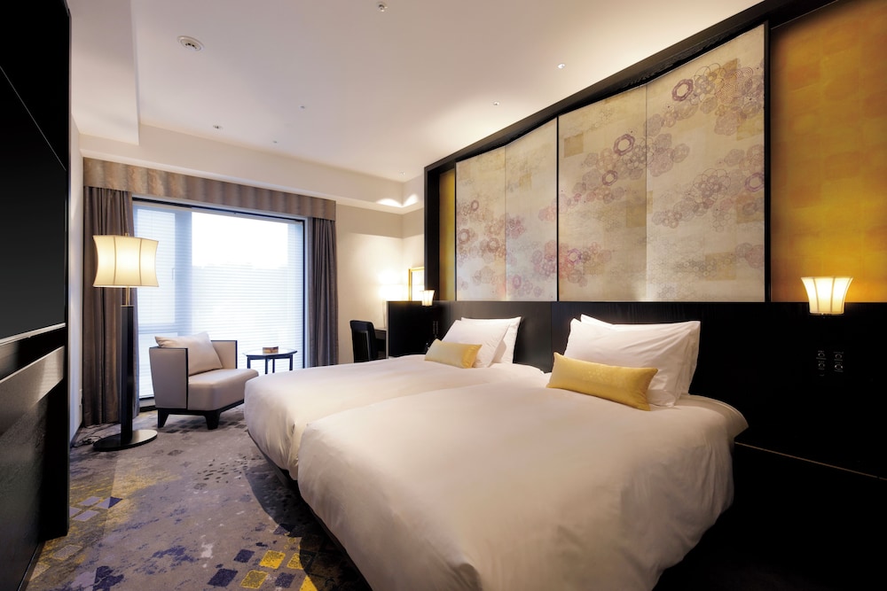 Hollywood, Superior, Twin Beds