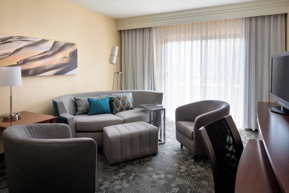 Courtyard by Marriott Denver Central Park 28/50