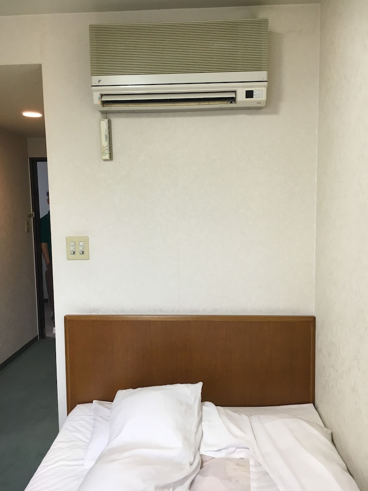 Aoi Business Hotel 24/52