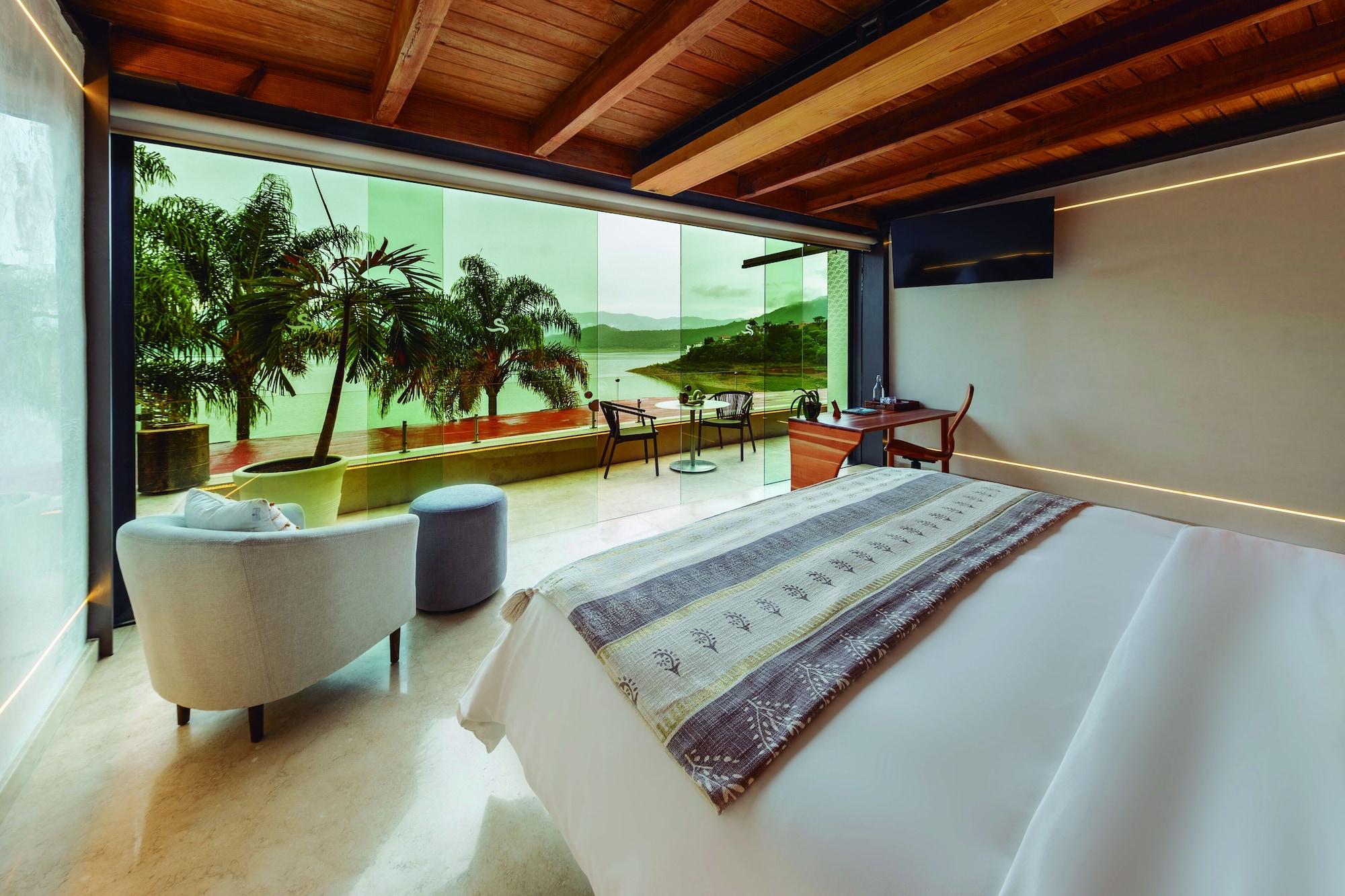2 Bedrooms, Family, Villa