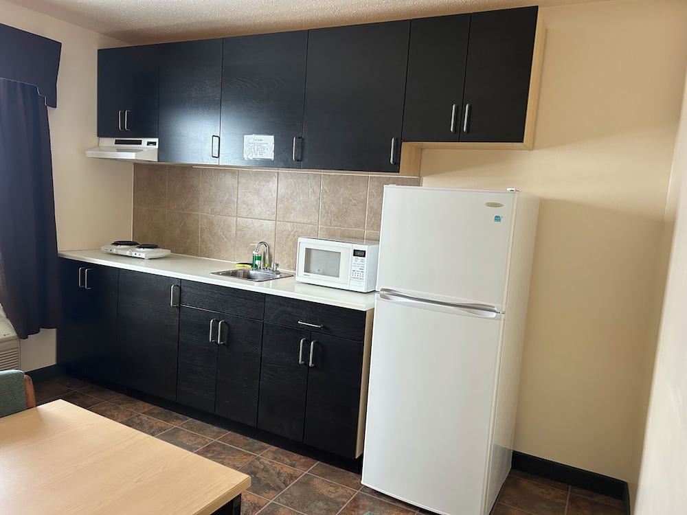 Travelodge by Wyndham Valleyview AB 8/51