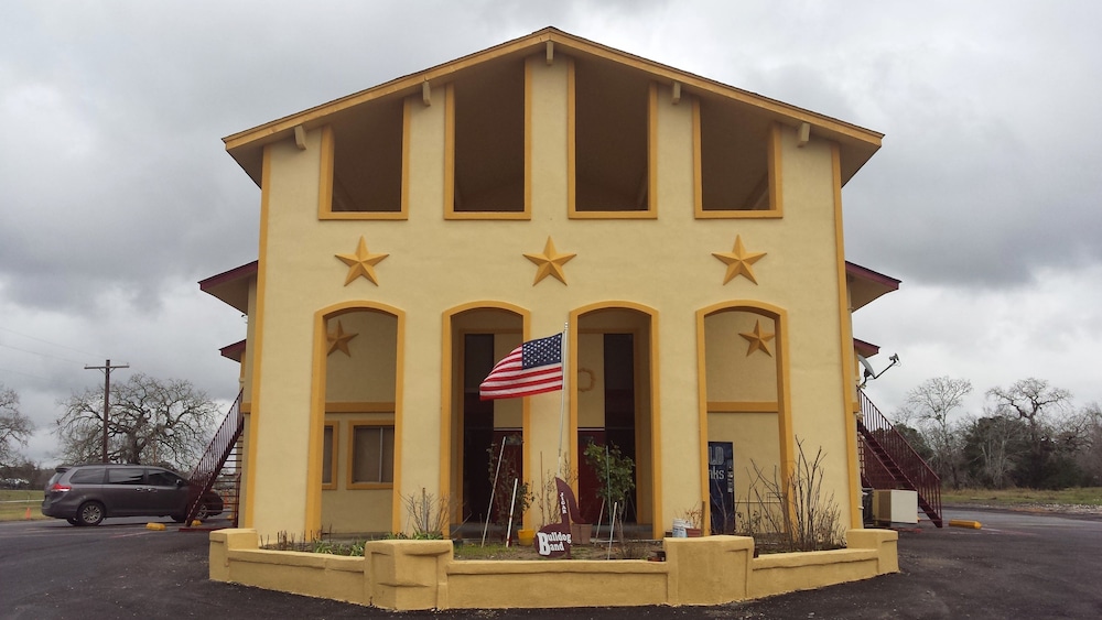 Carefree Inn Flatonia 1/21