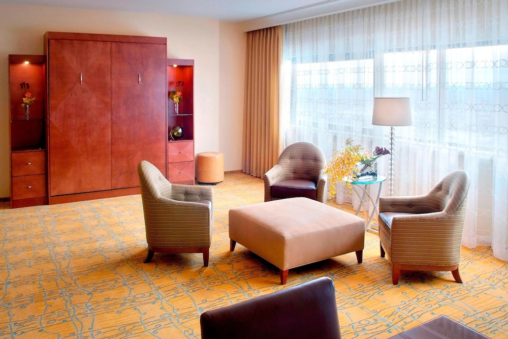 MARRIOTT COPLEY PLACE 36/53
