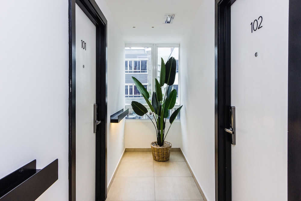 Z Hotel Ara Damansara, LRT, Mall, Airport 25/37
