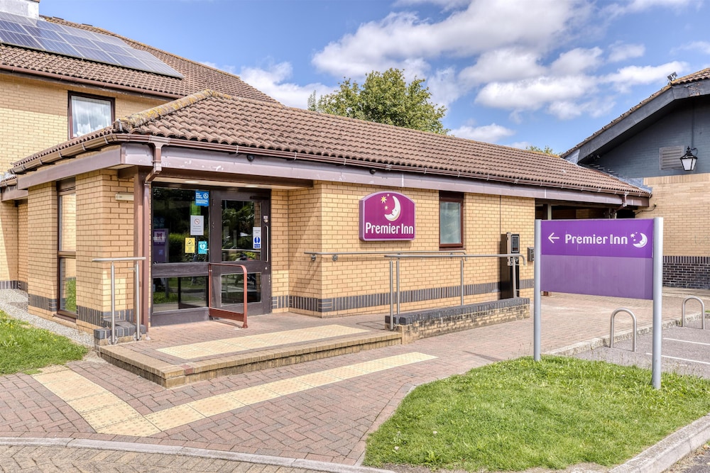 Premier Inn Basingstoke West (Churchill Way) hotel in Basingstoke and Deane