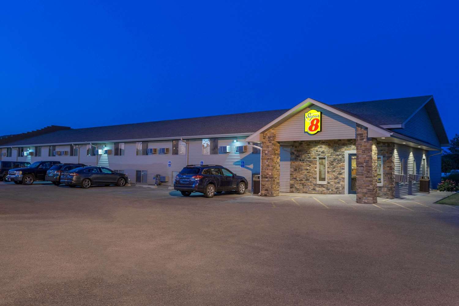 Super 8 By Wyndham Kearney 31/33