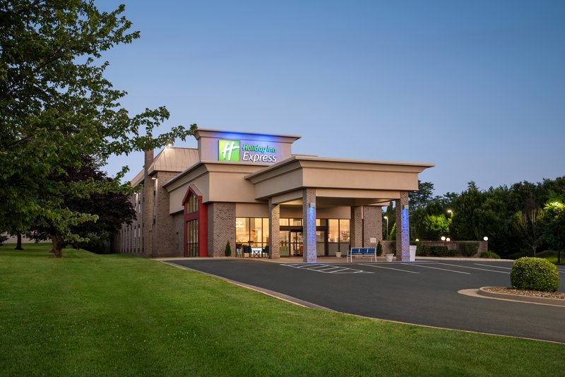 Holiday Inn Express Winchester South Stephens City 2/55
