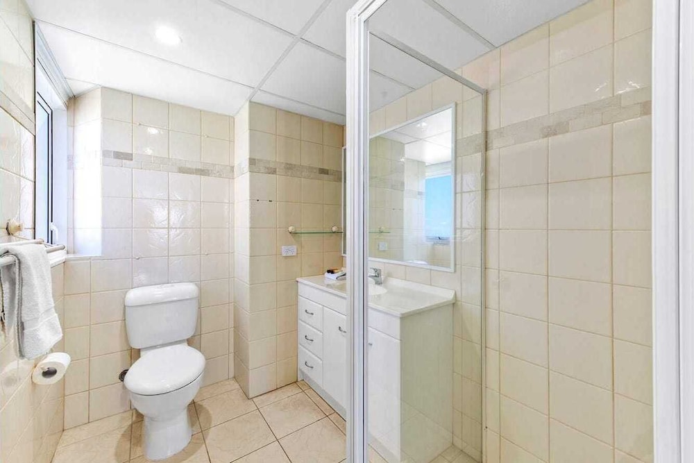Zenith Ocean Front Apartments 48/50