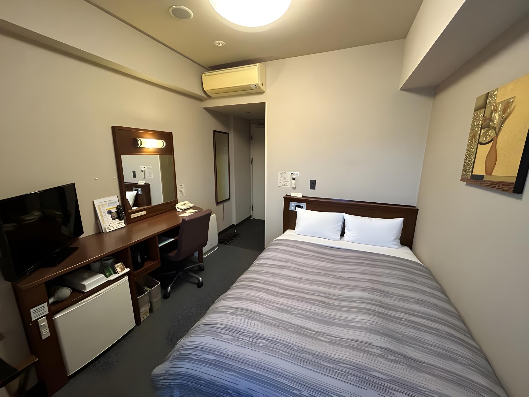 Semi Room, Standard, Semi Double Bed, Smoking
