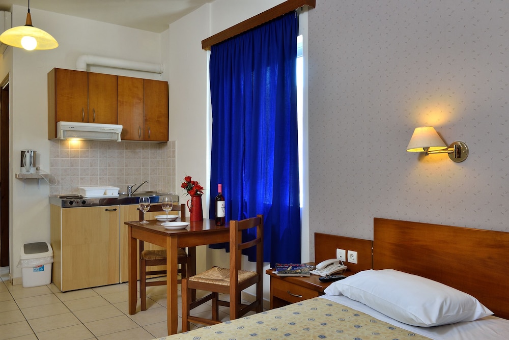 Akatos Hotel 20/50
