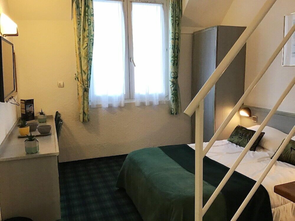 Hotel Christ Roi 64/64