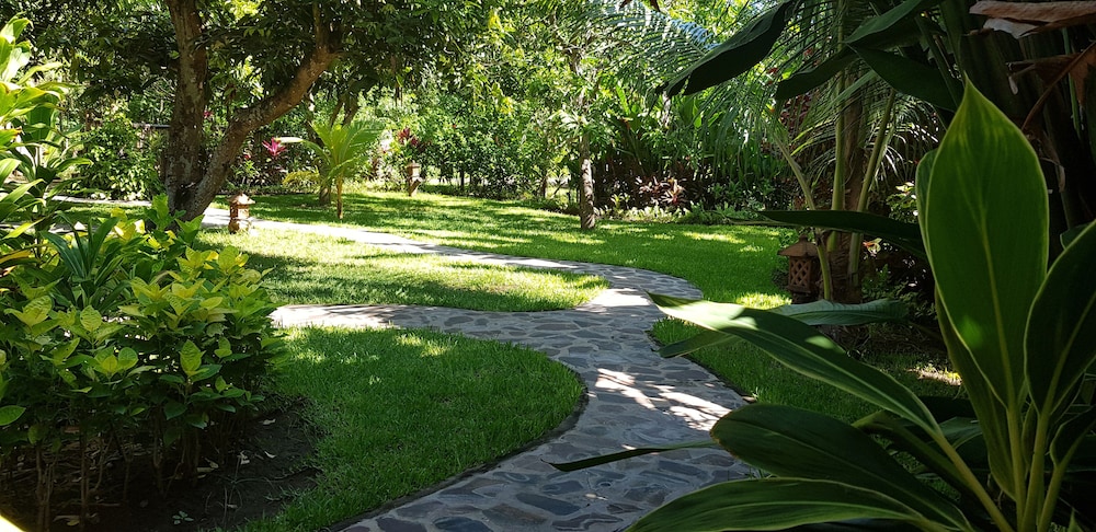 Mango Tree Inn 31/47