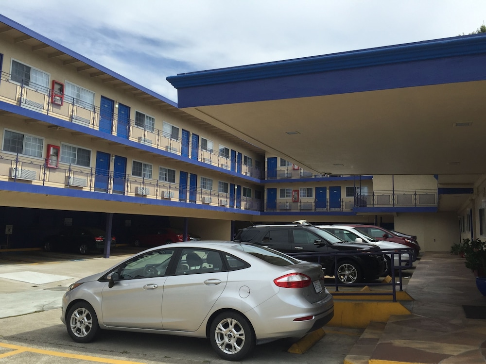 Surf Motel 39/42