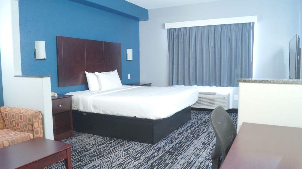 Magnolia Inn And Suites 8/23