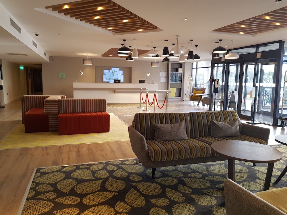 HOLIDAY INN LUTON-SOUTH M1 JCT 9 17/27