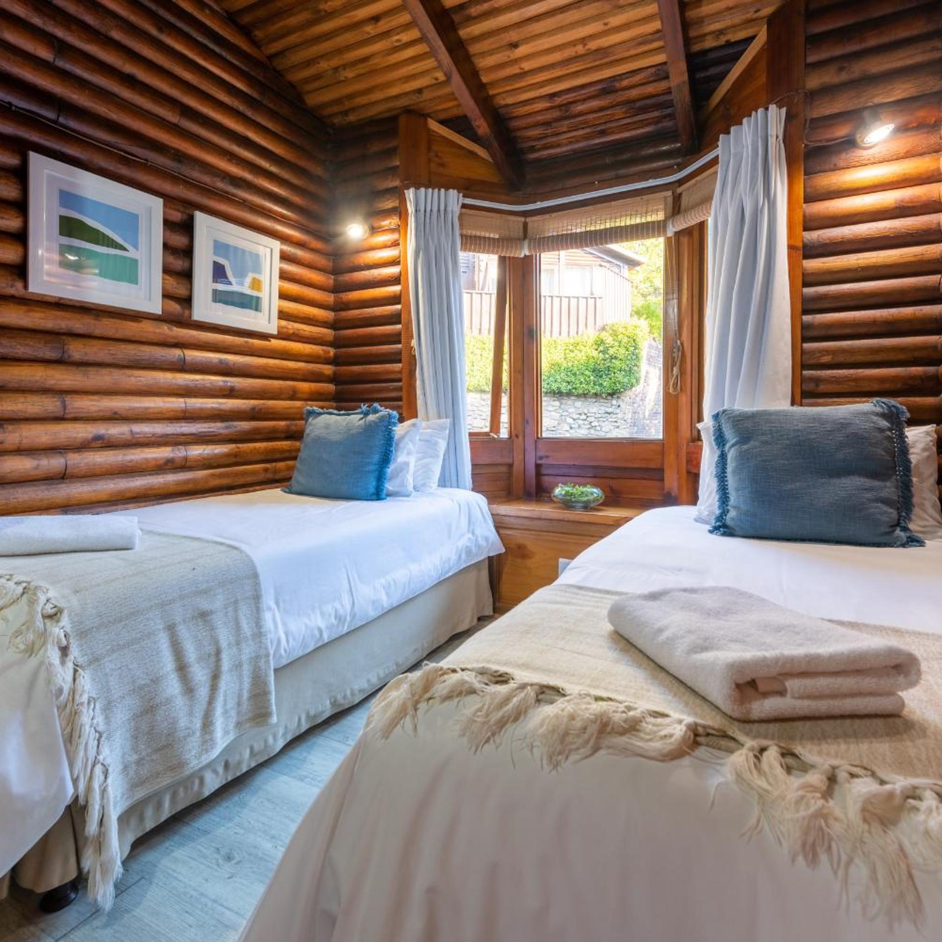 Chalet, Water Front