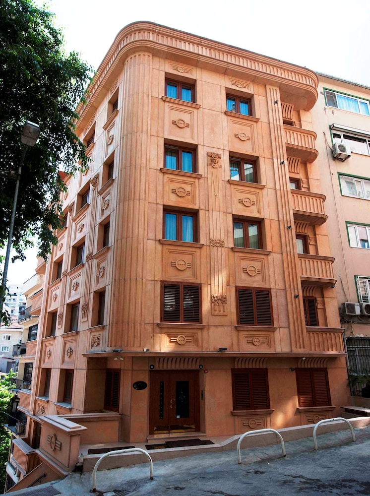 Lir Residence Suites 2/43
