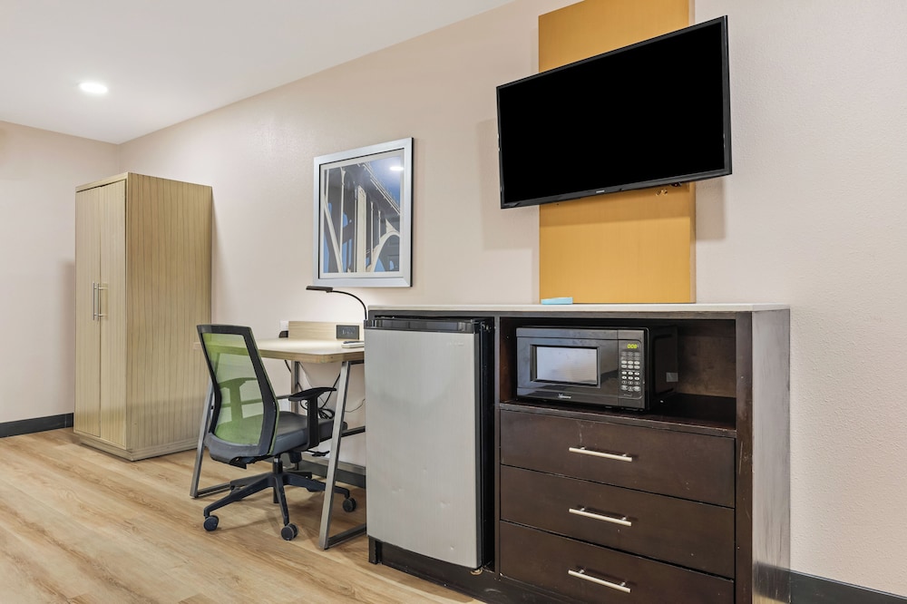 GreenTree Pasadena Inn 46/57