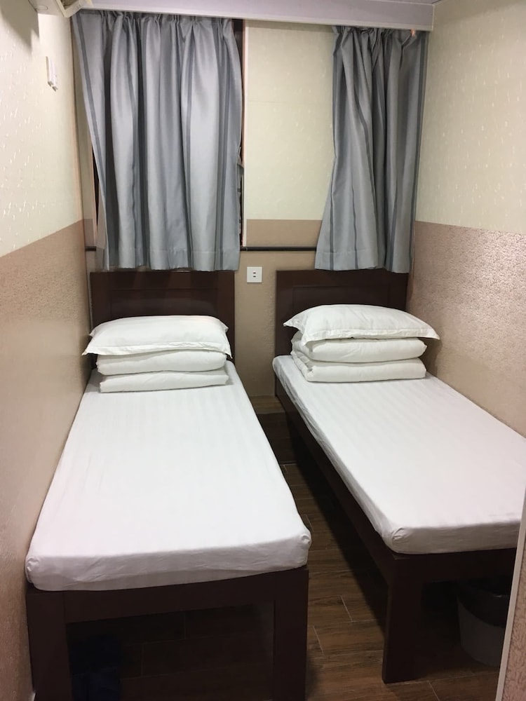 New Prince Hotel 35/51