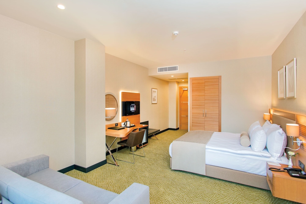 Mia City Hotel 8/64
