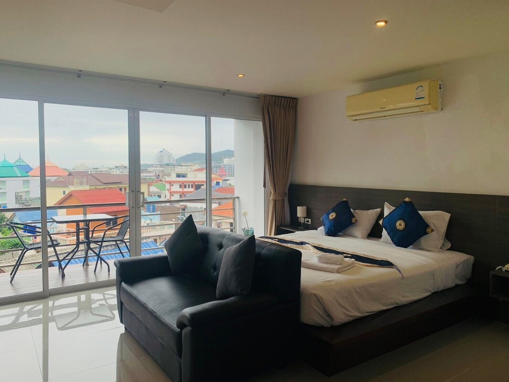 City, King Bed