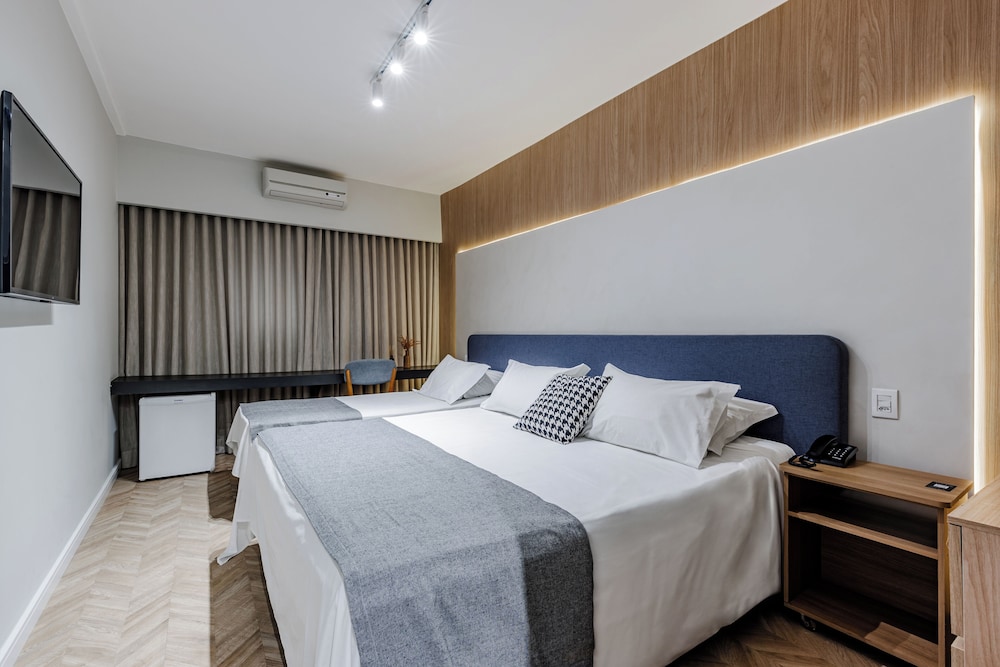 Super, Luxury, Triple, 1 Queen and 1 Single Bed