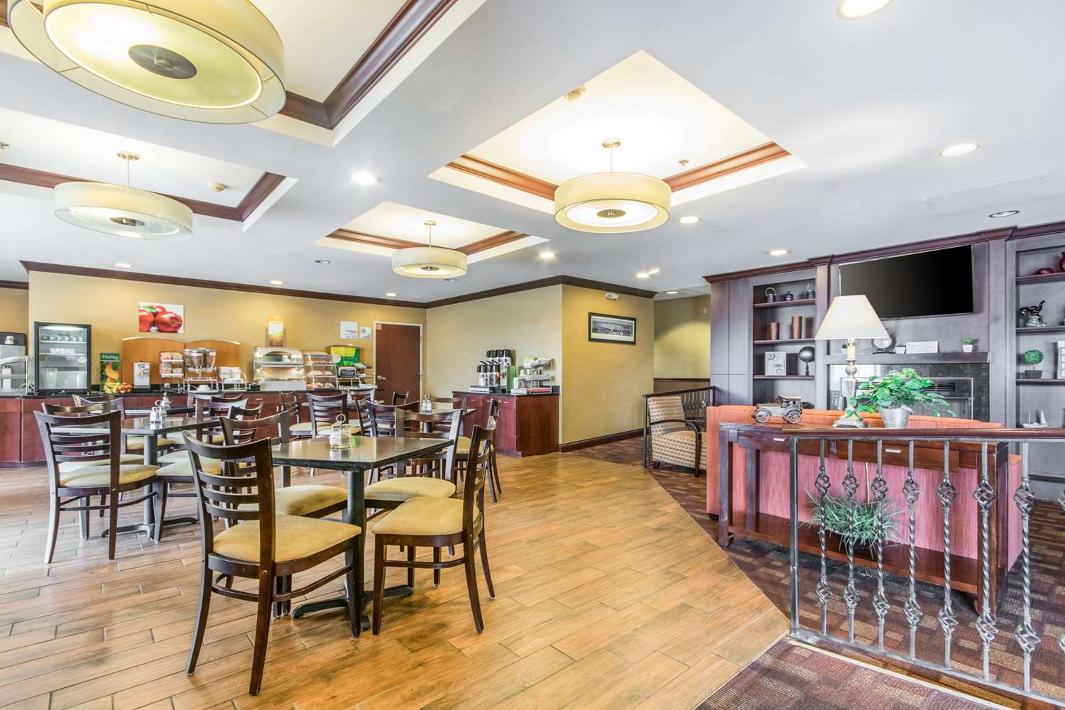 Quality Inn & Suites Lawrenceburg 6/8