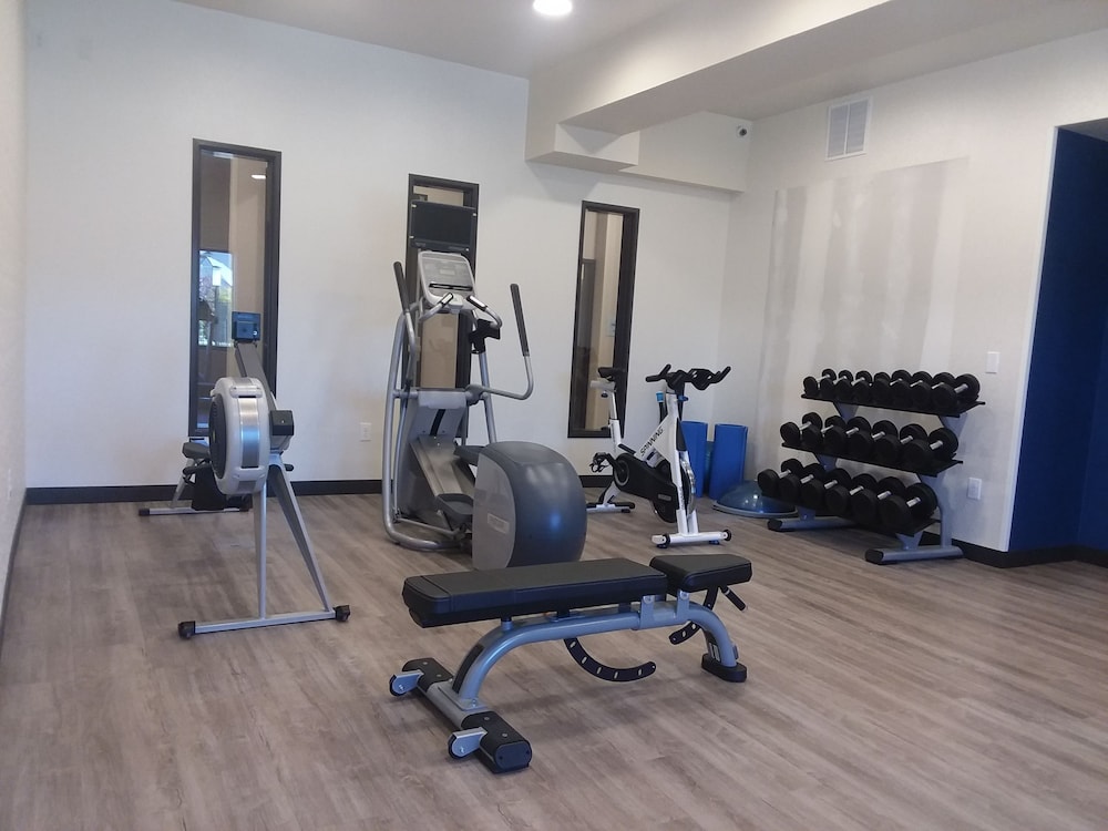 Holiday Inn Express Suites Colorado Springs Afa Northgate 34/56