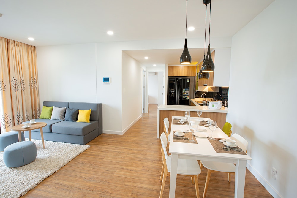 Republic Plaza Apartment 27/38