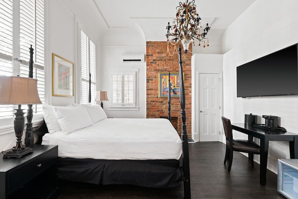غرفة بريميوم بسرير كوين، Historic Streetcar Inn 7/9