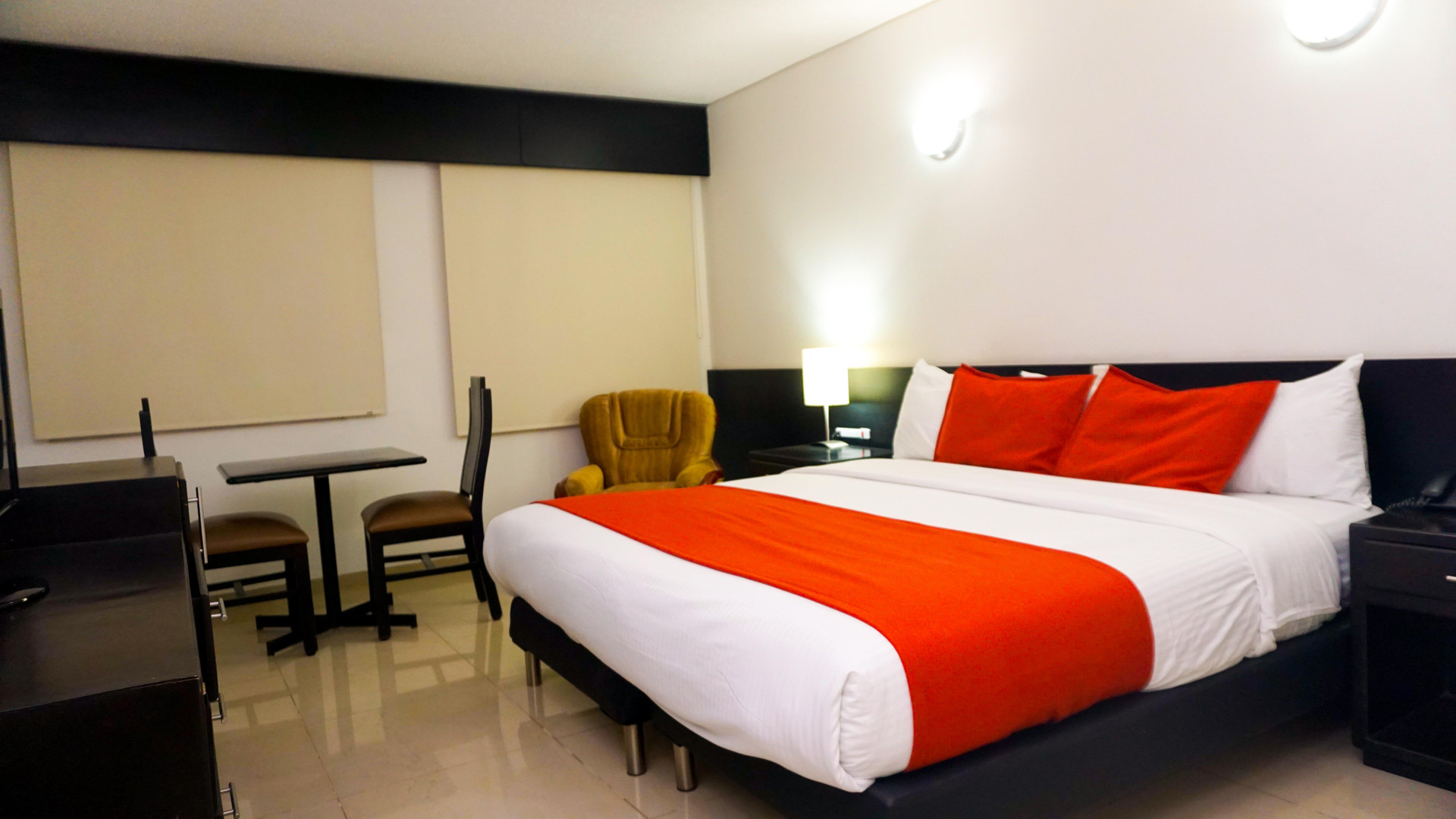 Superior, Double Bed, Street View