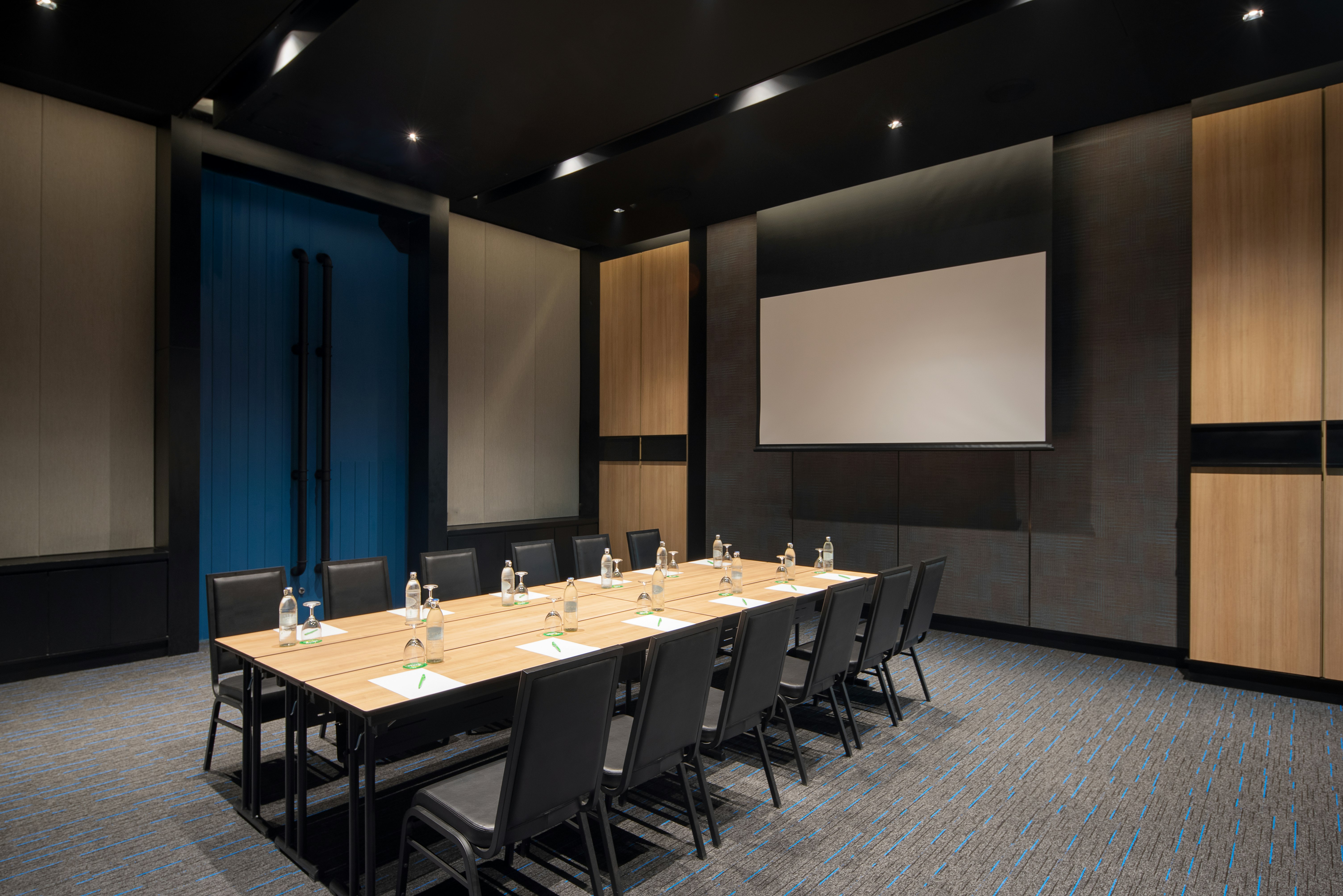 Holiday Inn Suites Siracha Laemchabang 66/78