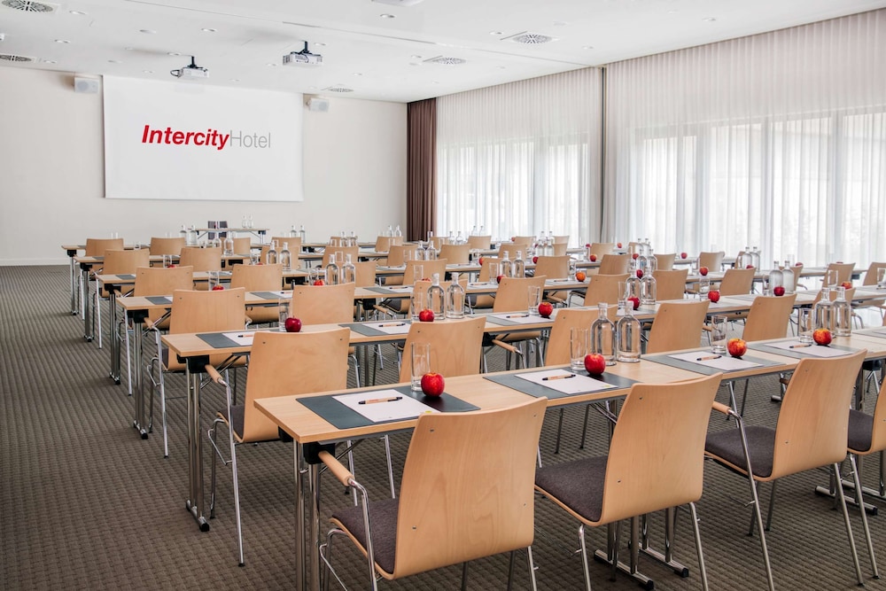 Intercityhotel Saarbrucken 43/50