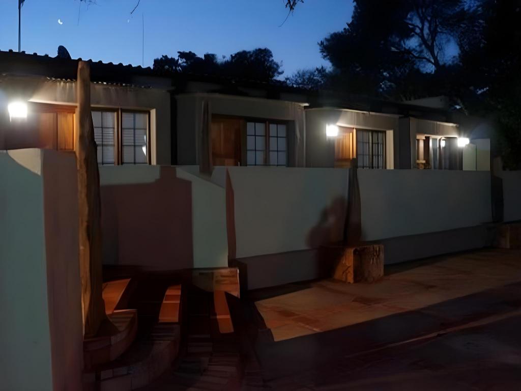 Travellers Nest Guesthouse 82/93