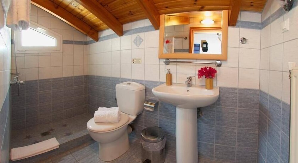 2 BEDROOMS, LUXURY, APARTMENT, ATTIC