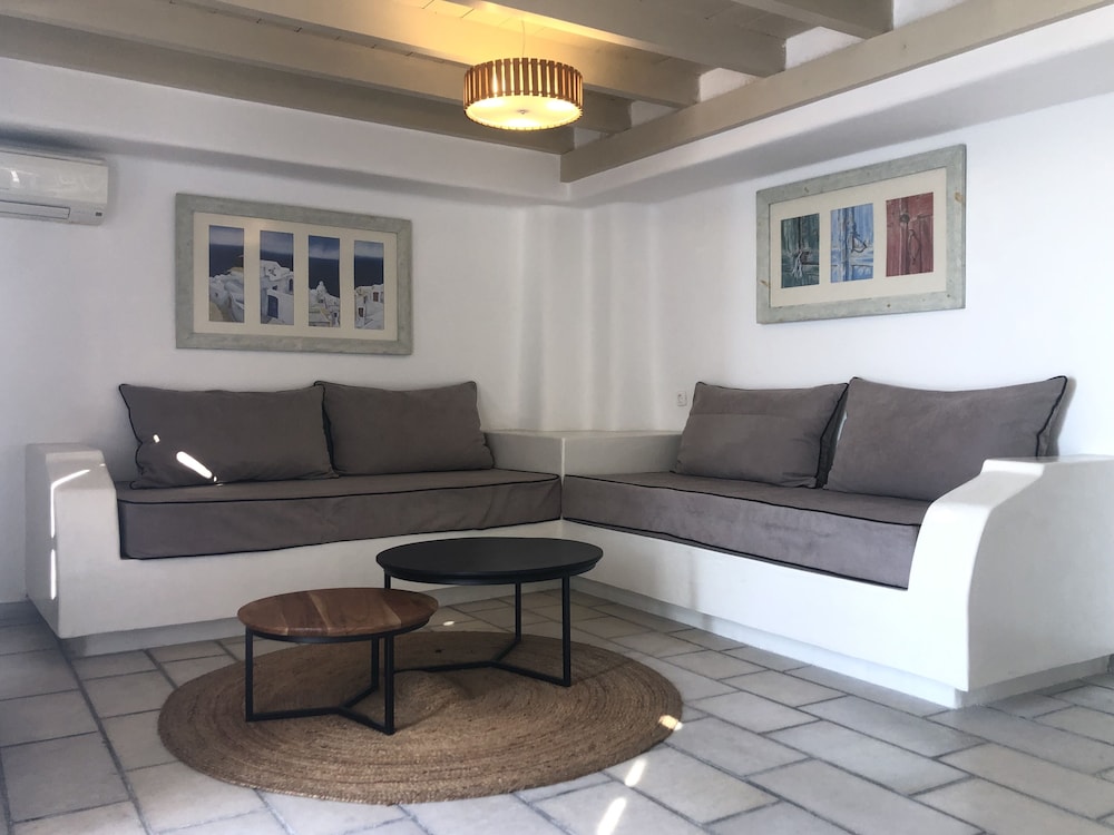 Chroma Suites 19/33