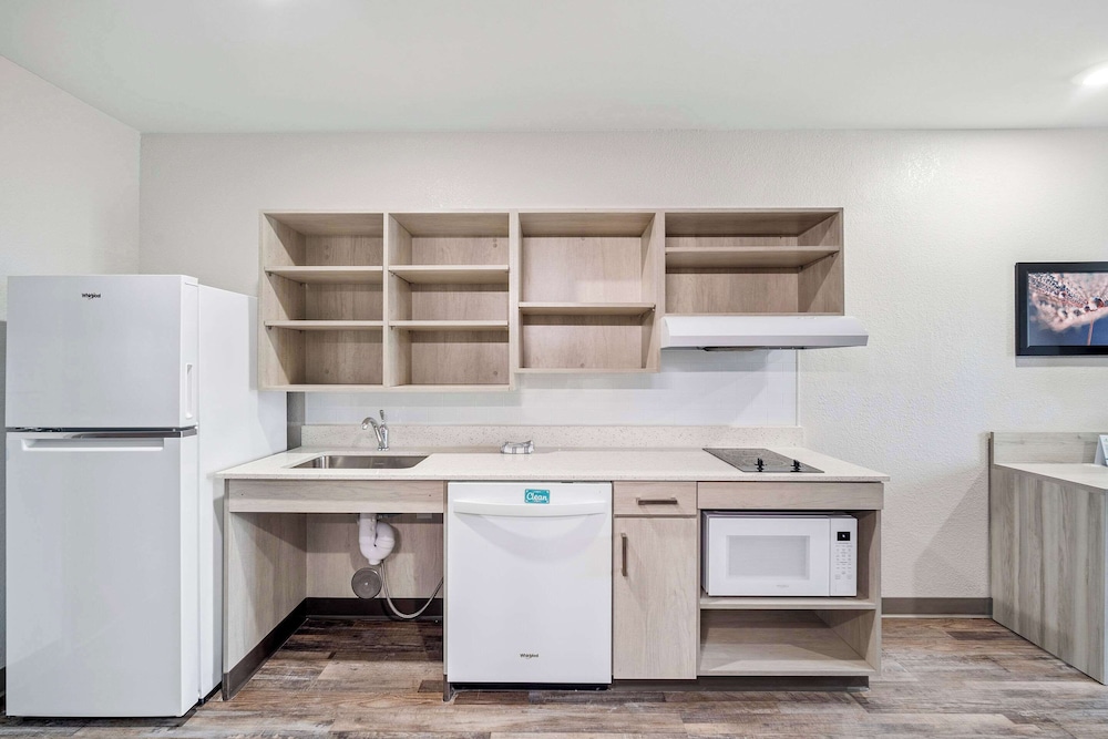 WoodSpring Suites Fort Myers - Cape Coral 29/44