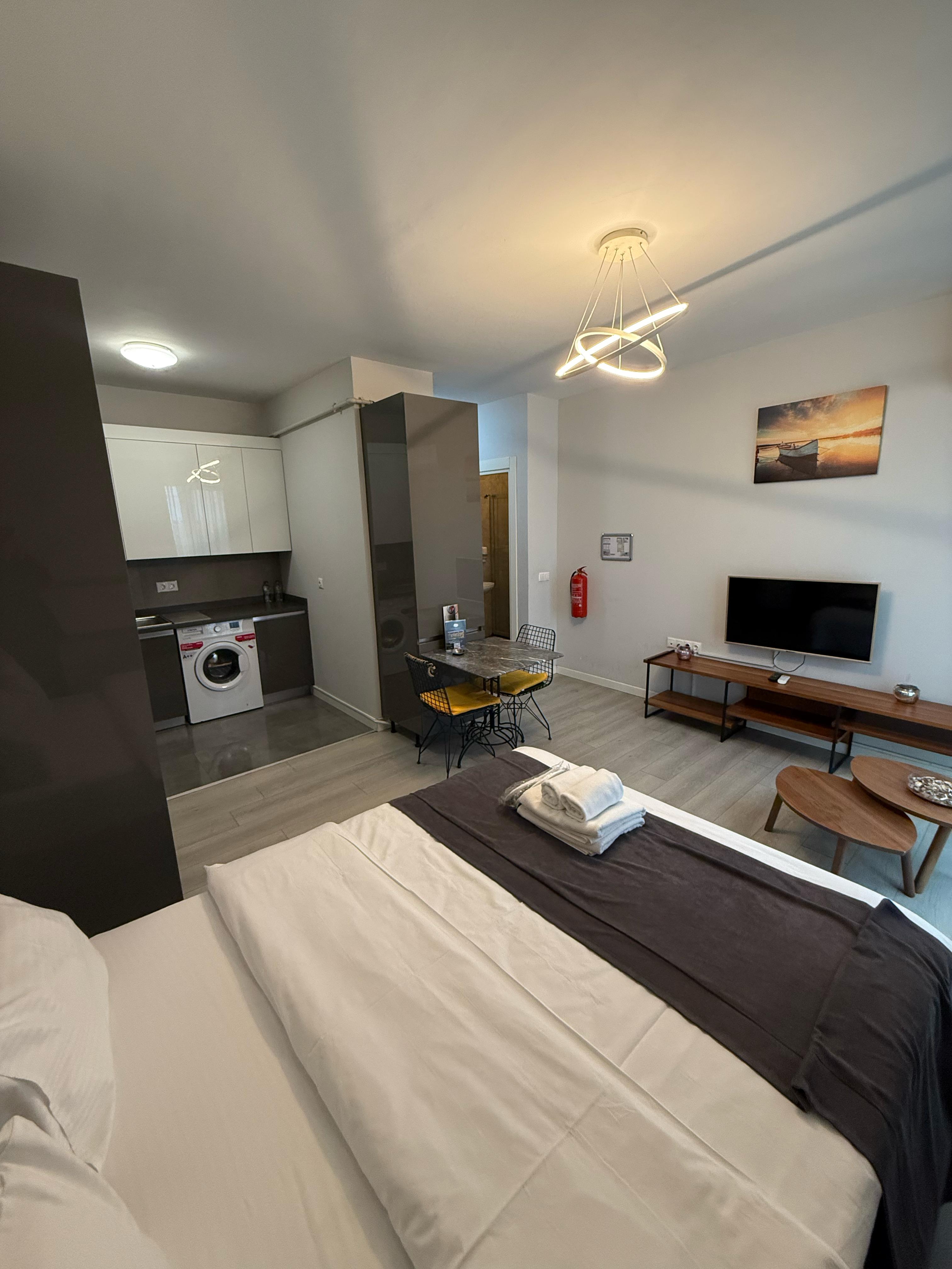 جناح، Green Hills Suites 6/8