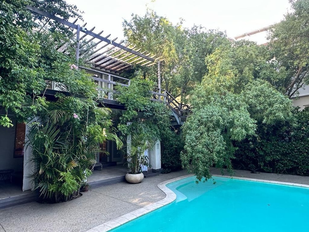 Cape Standard Guest House 53/59